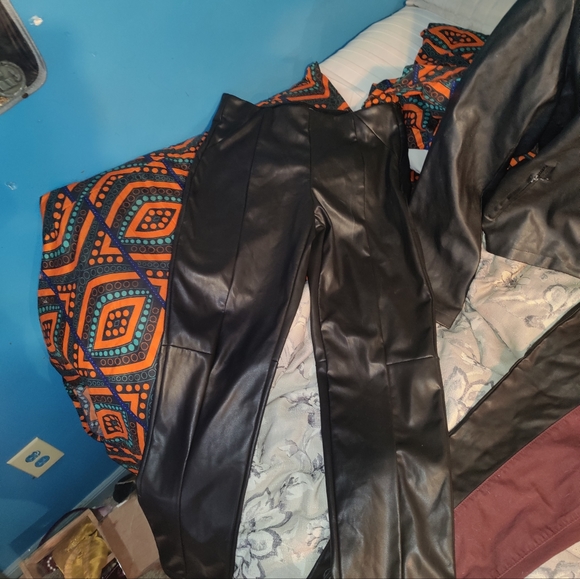 Leather bundle - Picture 2 of 7